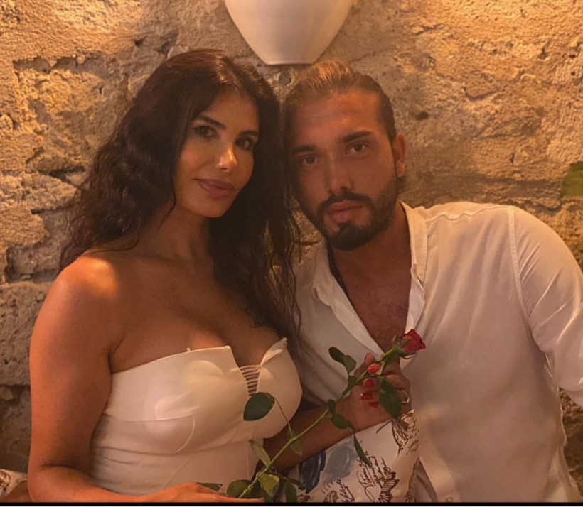 Şarkıcı Hatice'ye maske bile engel olamadı! 10 yaş küçük sevgilisinin dudaklarına yapıştı - Resim: 2