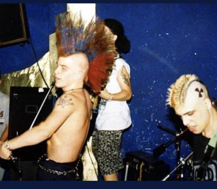 Athena grubunun solisti Gökhan Özoğuz o fotoğrafı paylaşanlara tepki gösterdi - Resim: 3