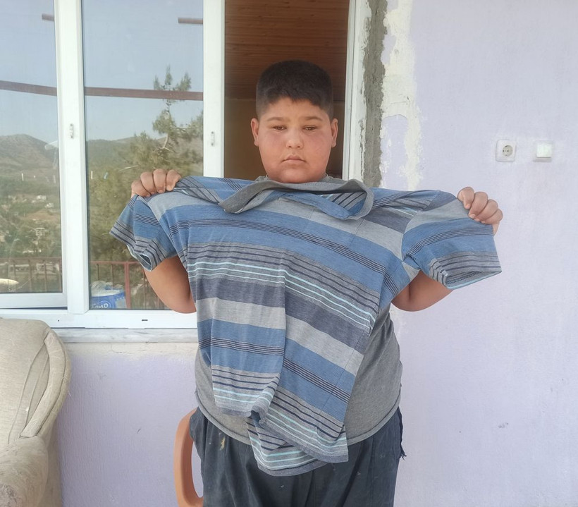 Herkes dalga geçti okulu bıraktı! 14 yaşında 130 kilo olan Teyfik: Büyük adamlar gibi giyiniyorum - Resim: 2