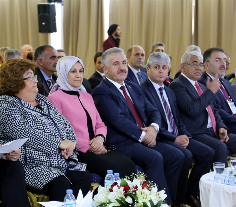 Ahmet Arslan'dan kadınlara 15 Temmuz dersi! - Resim: 2