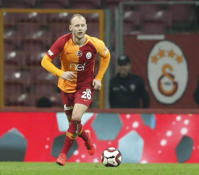 Galatasaraylı Semih Kaya, Seçil Erzan'dan parasını döve döve almış! 'Bodrum'da villa aldı' iddiası - Resim: 2