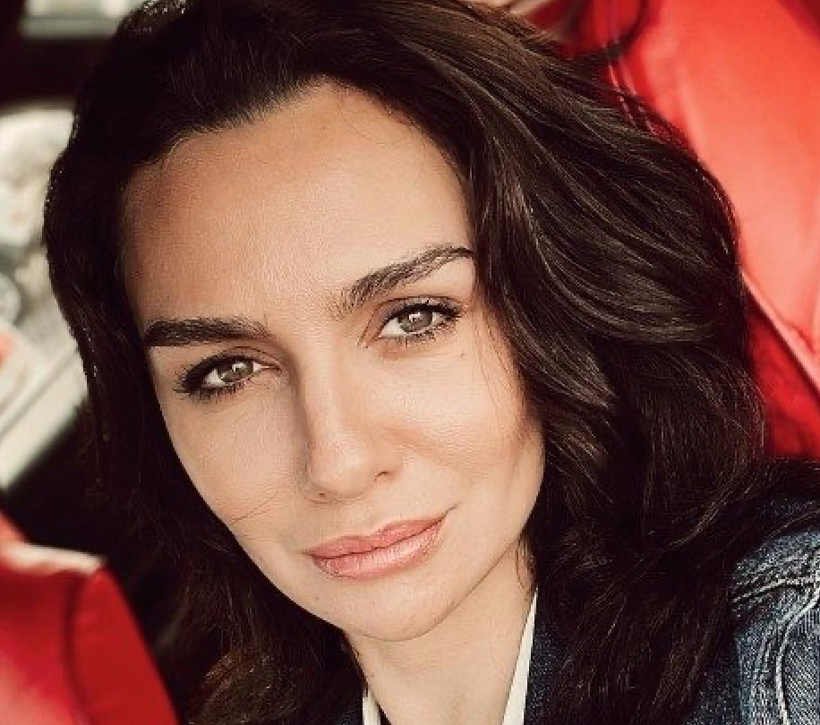 Ekranların gözdesi ünlü oyuncunun bu halini kimse bilmiyor! O da estetik güzeliymiş - Resim: 4