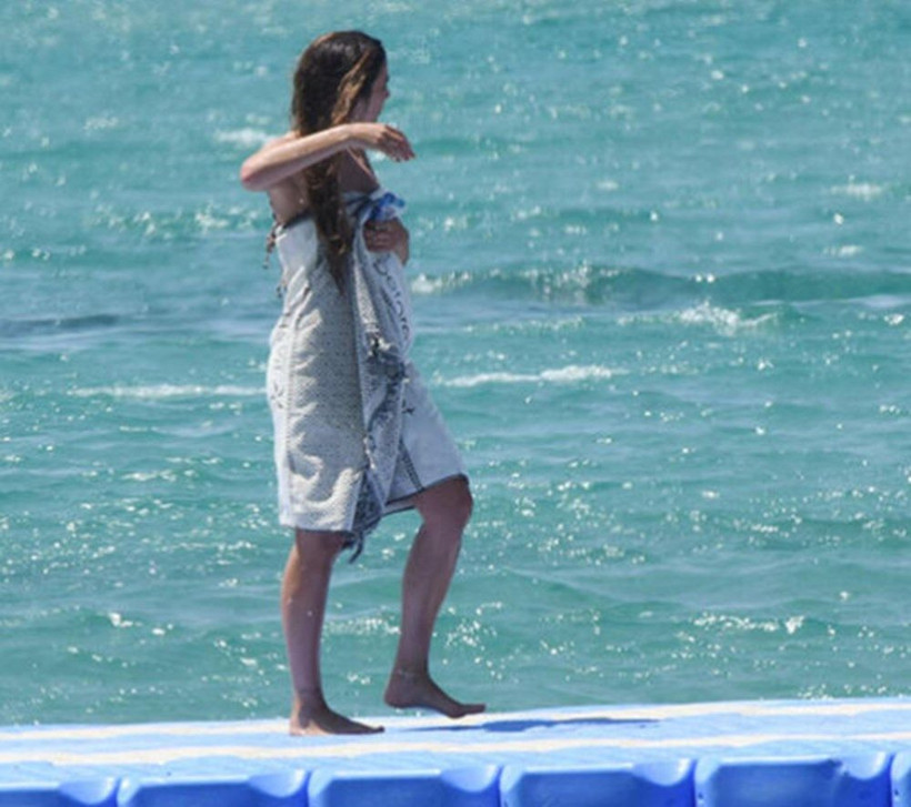 Ünlü oyuncu Tolga Sarıtaş ile Zeynep Mayruk tatilde - Resim: 3