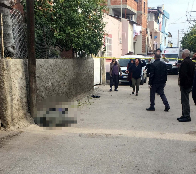 Adana'da oğlunu görünce dünyası başına yıkıldı! Annenin feryadı yürekleri dağladı herkesi ağlattı: Gözyaşları sel oldu - Resim: 1