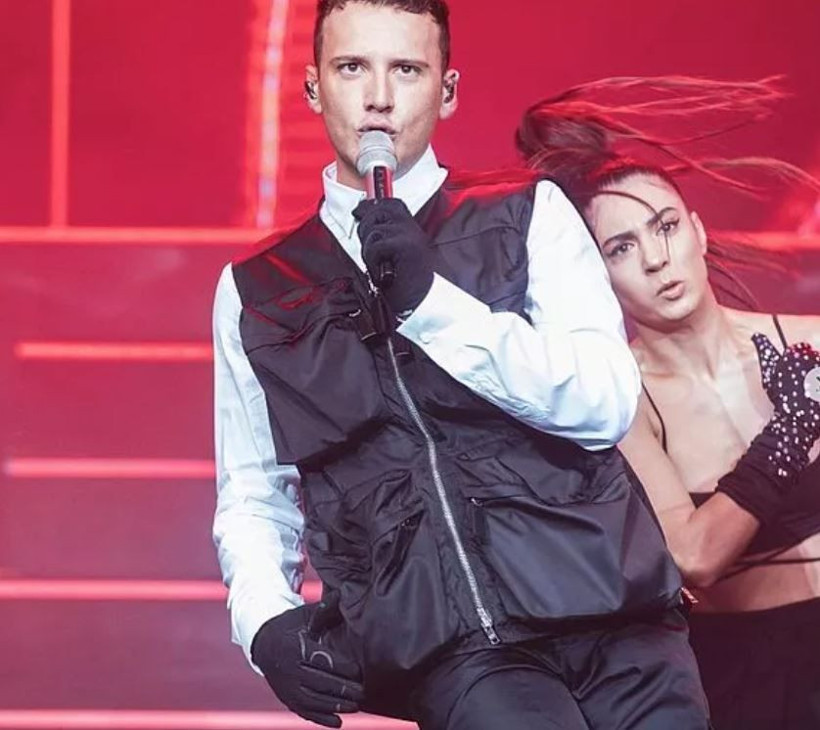 'Edis'in kalçası takma mı' iddiası O görüntüler internette olay oldu - Resim: 3