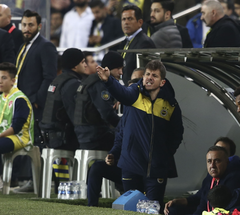 Fenerbahçe yedek kulübesinde dikkat çeken Emre Belözoğlu fırtınası - Resim: 3