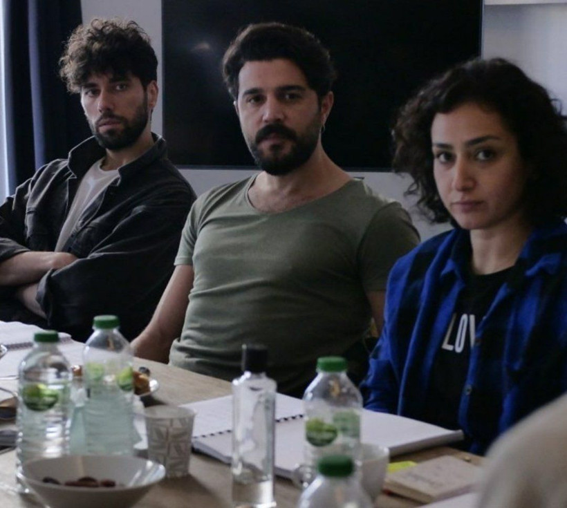 Burak Sevinç'in BluTV'deki Bonkis dizisi Kırmızı Oda'da tehlike çanları çaldırdı - Resim: 2