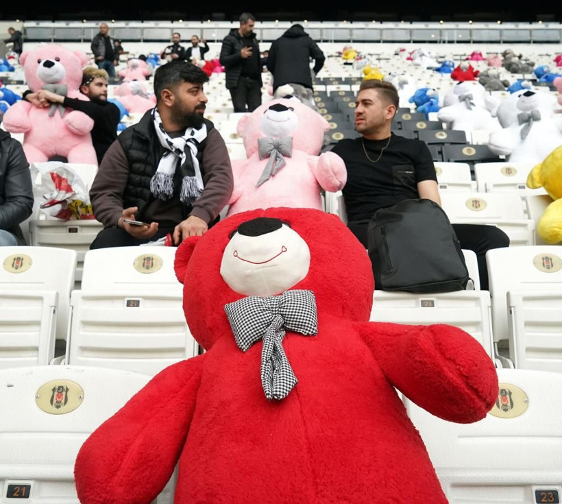 Beşiktaş Antalyaspor maçında duygulandıran görüntüler! Vodafone Park’ta 04.17'de gözyaşları sel oldu - Resim: 3
