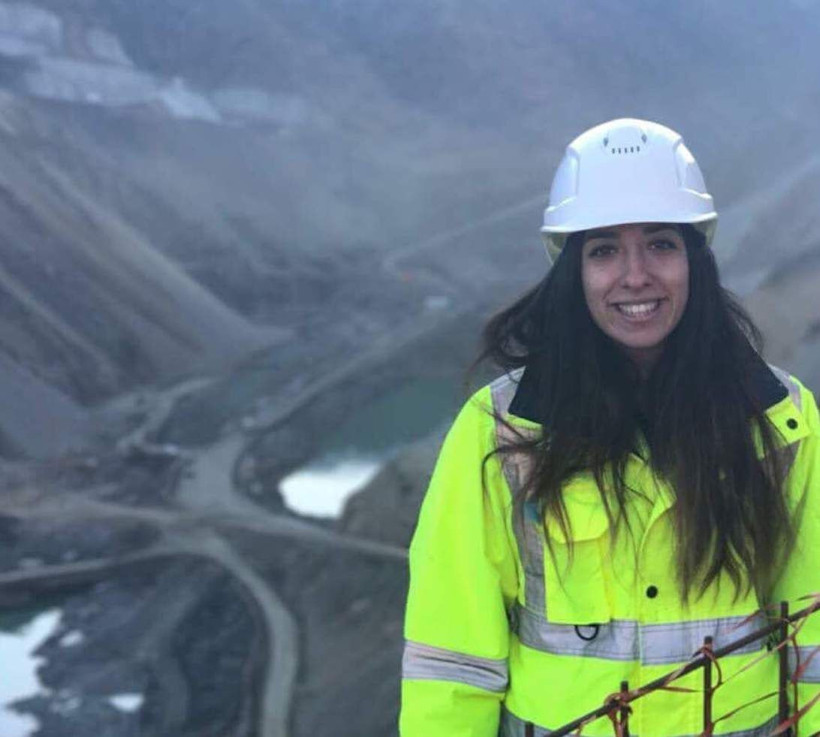 Ebru Özdemir’den senaristlere çağrı: Dizilerde kadın mühendis karakterleri de olsun - Resim: 3