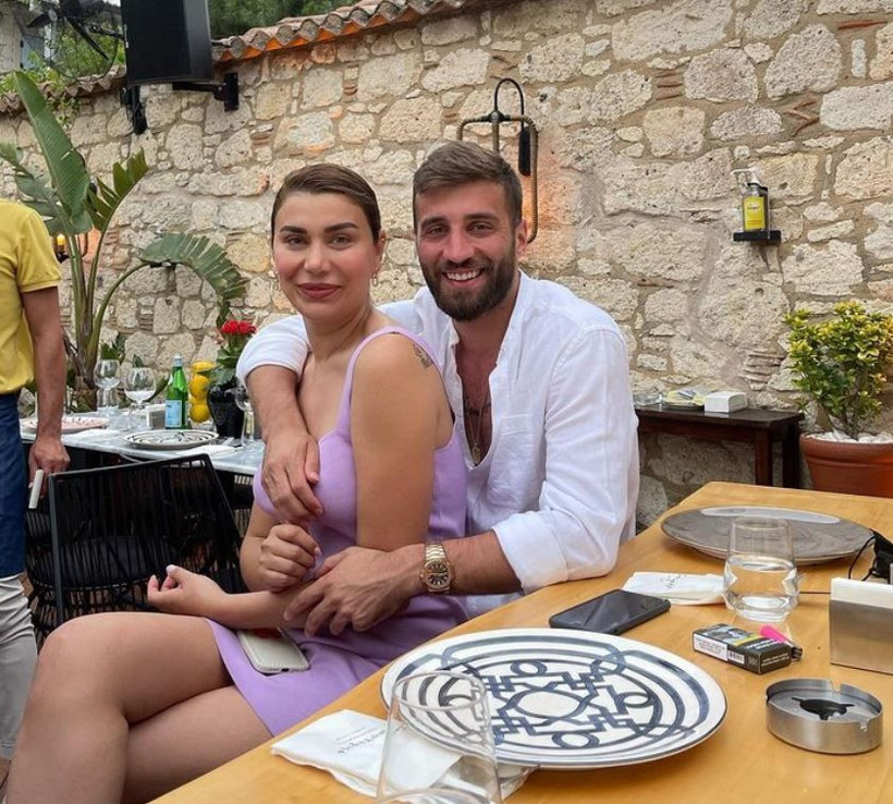 Ebru Şancı'dan futbolcu eşi Alpaslan Öztürk'e: Peşimden böyle koşmadın - Resim: 1