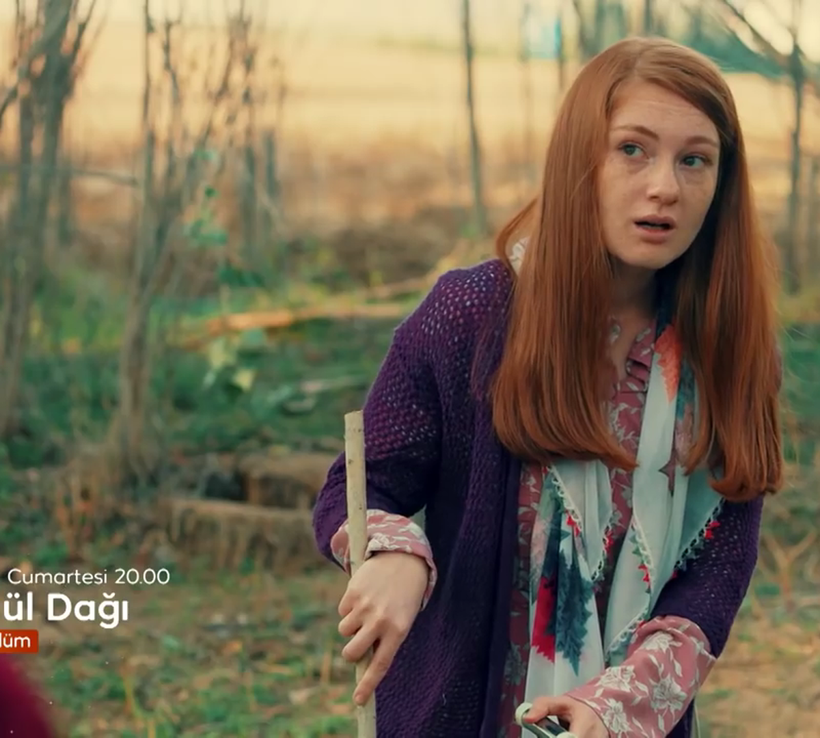 Gönül Dağı'nın Meryem'i mini etekli pozuyla yıktı geçti 'Sen neymişsin be köylü kızı' - Resim: 2