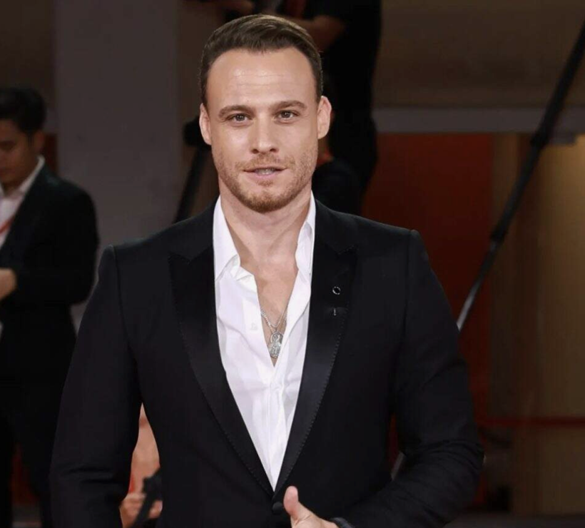 Kerem Bürsin hastane odasından paylaştı! Ameliyat sonrası son durumu... - Resim: 6