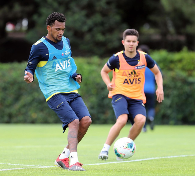 Fenerbahçe günün ilk idmanını gerçekleştirdi - Resim: 3