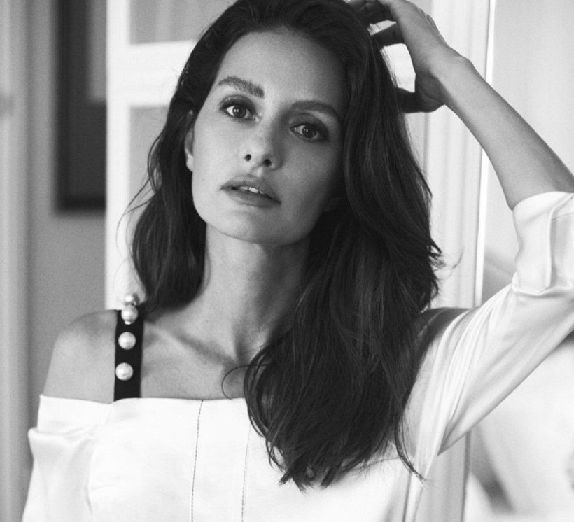 İzzet Özilhan'dan tek celsede boşanmıştı! Yasemin Ergene İstanbul'u terk etti... - Resim: 2