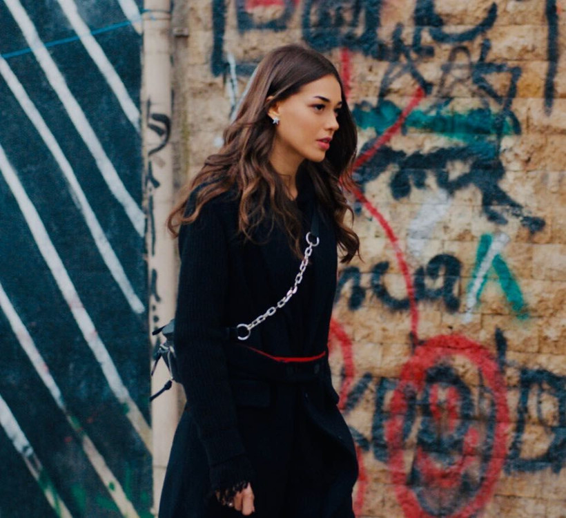 Çukur'un Sena'sı Dilan Çiçek Deniz'in cesur pozu olay oldu - Resim: 1