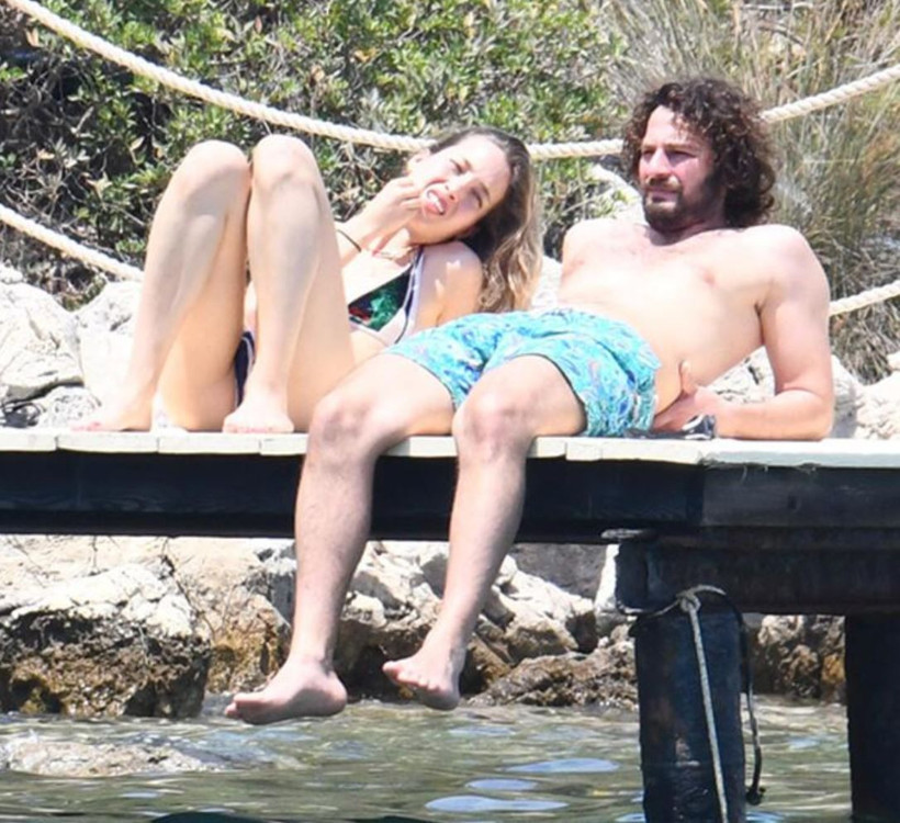 9 yaş küçük aşkıyla tatile çıktı iç çamaşırsız pozu olay! İşte Masumlar Apartmanı'nın Han'ının aşkı - Resim: 2