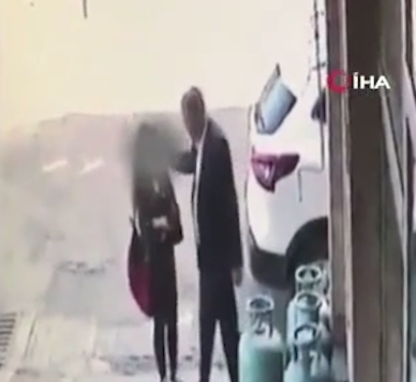 Yaşlı sapıktan 13 yaşlarındaki kız çocuğuna cinsel taciz! O anlar kamerada - Resim: 4