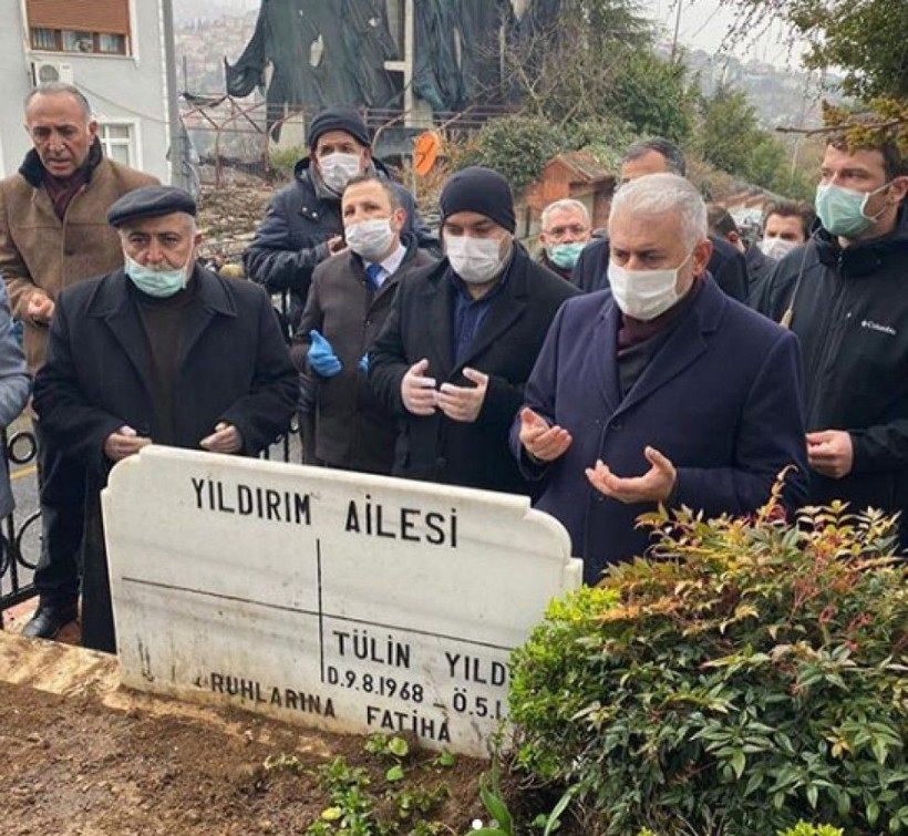 Binali Yıldırım’ın kayınvalidesi toprağa verildi cenazede maskeli önlem - Resim: 2