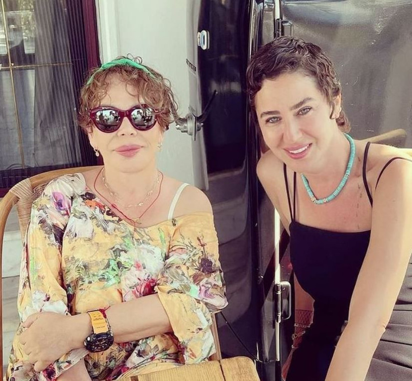 Sezen Aksu'nun evine bir kamyon çiçek geldi! - Resim: 4