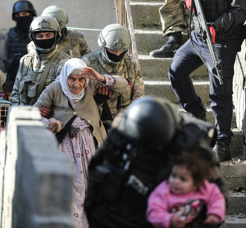 Mehmetçik duvara öyle bir ayet yazdı ki... - Resim: 3