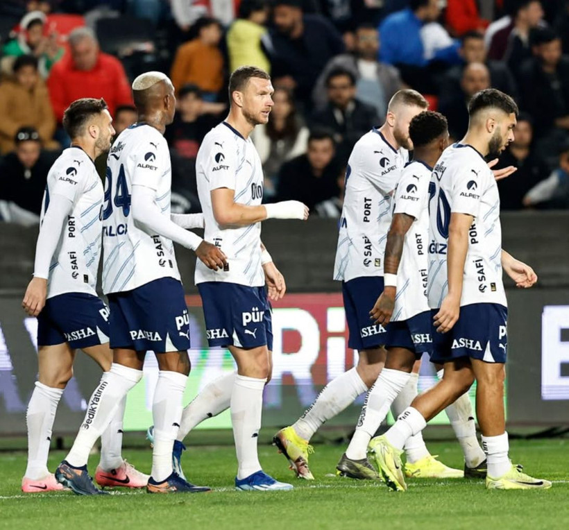 Fenerbahçe'de kabuk değişimi başlıyor! Takımdan ayrılacak ilk 3 yabancı futbolcu belli oldu - Resim: 1