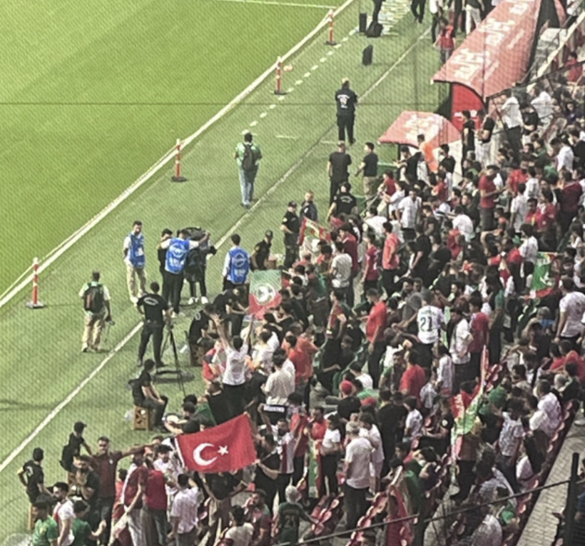 Amedspor tribünlerinde beklenmeyen sahne! Türk bayrakları dalgalandı - Resim: 3