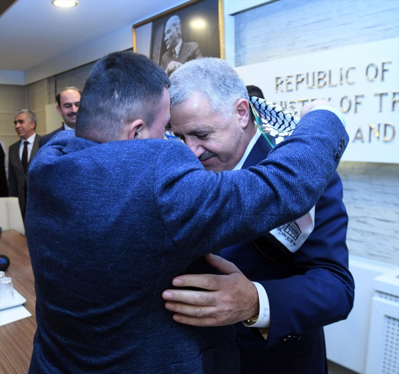 Bakan Arslan, down sendromlu Filistinli Muhammed'i kabul etti - Resim: 3