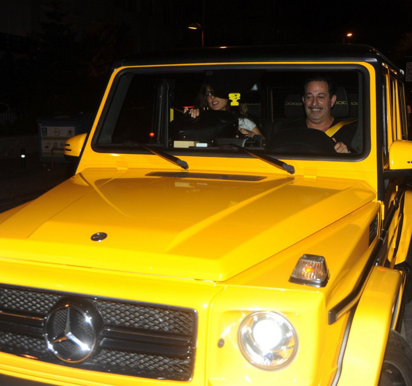 Cem Yılmaz yeni sevgilisi ile çok fena yakalandı - Resim: 1