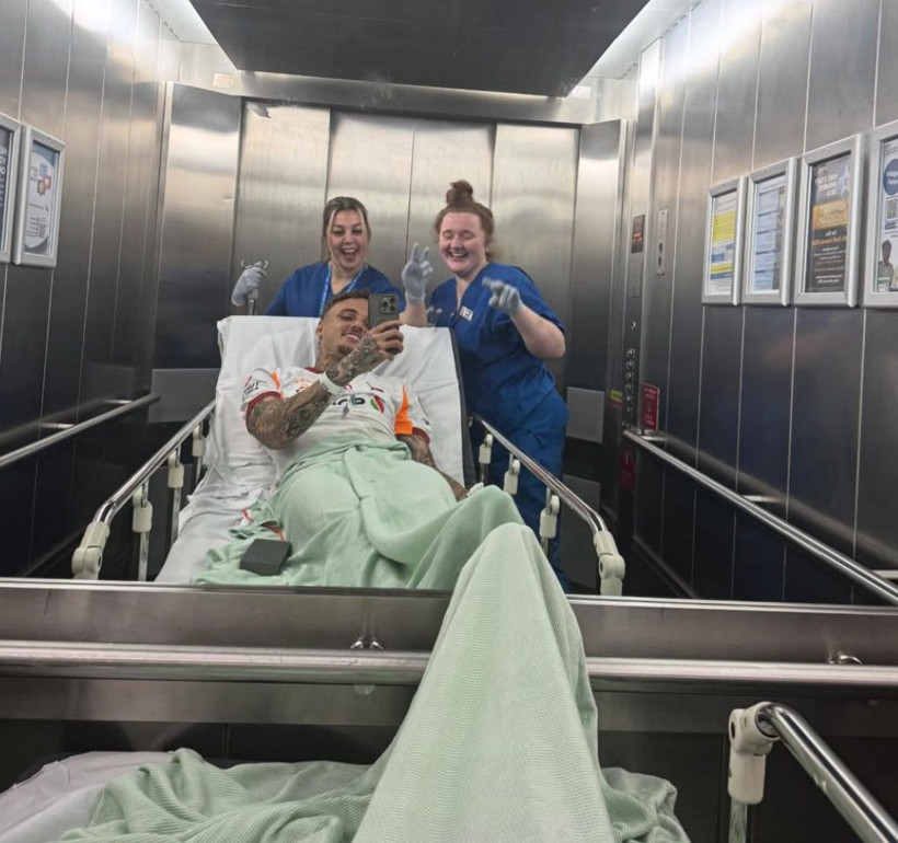 Liverpool maçında parmağı kopan Noa Lang'dan haber var! Hastaneden fotoğraf paylaştı - Resim: 4