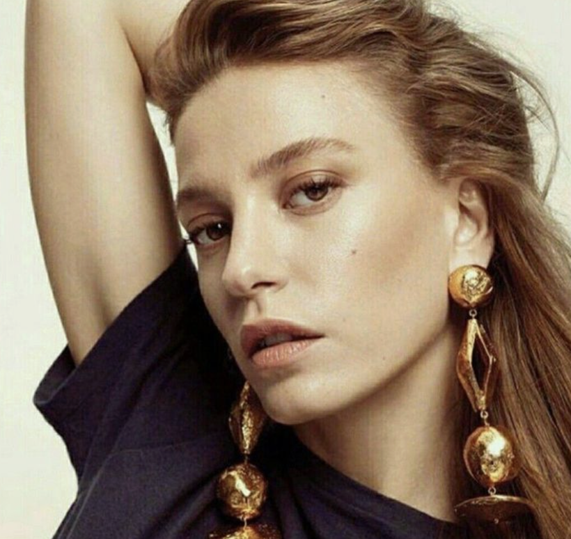 Serenay Sarıkaya aksesuarının fiyatı ile dudak uçuklattı! Sosyal medya çalkalanıyor... - Resim: 2