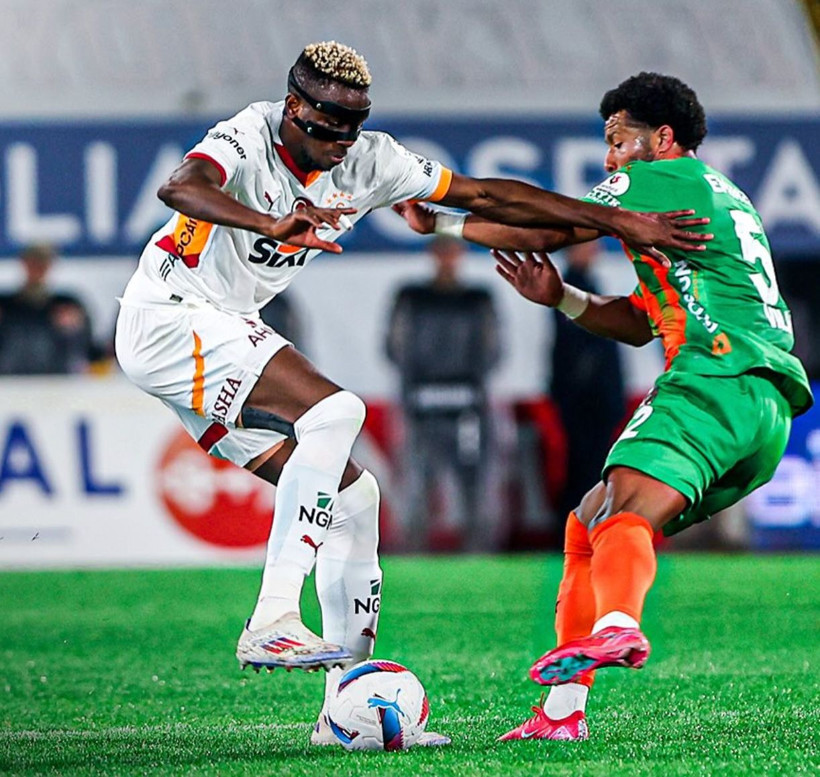 Victor Osimhen için büyük tehlike! Futboldan 1 yıl uzak kalabilir - Resim: 1