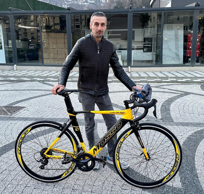 Etiyopyalı kadın, Türk bisikletçiyi beyzbol sopasıyla öldürüp cesedini miting alanında yaktı! - Resim: 1