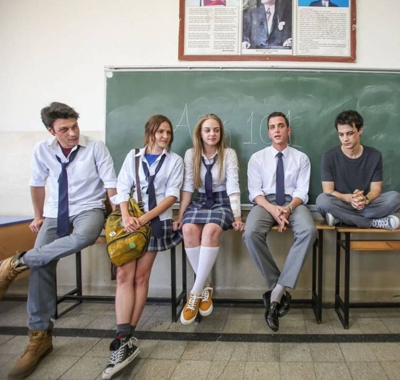 Aşk 101 dizisinin senaristi bakın kimmiş Çocuklar Duymasın'da oynuyordu! - Resim: 1