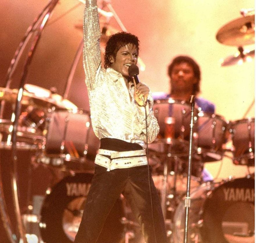 ABD'li kahinden inanılmaz Michael Jackson iddiası: Hayaletiyle evliyim, öpüşmek istemiyor - Resim: 2