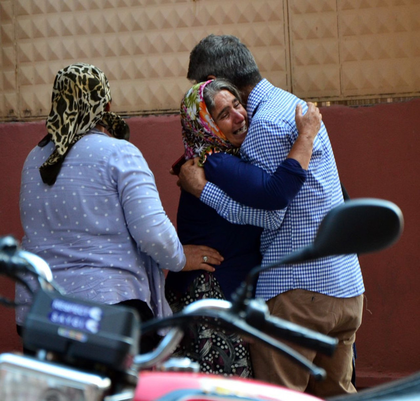 Genç futbolcunun cenazesinde yürek yakan feryat - Resim: 2