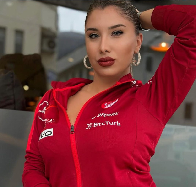 Eski hakem 'Özel fotoğraflarım var' dedi telefon şifresini vermedi - Resim: 4