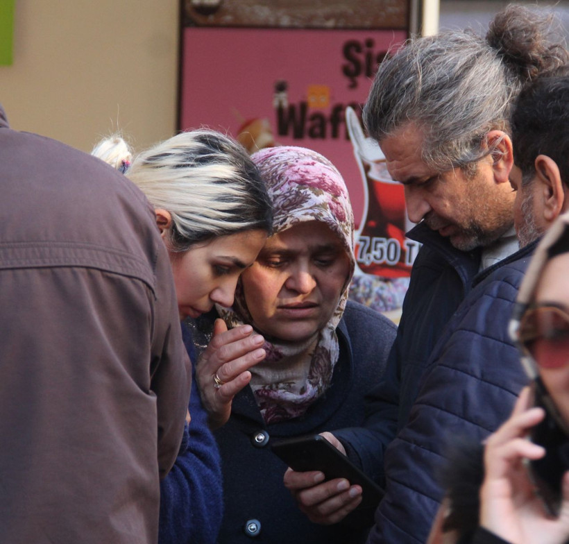 Gelin ile kayınvalide kuyumcuda kabusu yaşadı 'araba alacaktık' dedi şoku atlatamadılar - Resim: 1