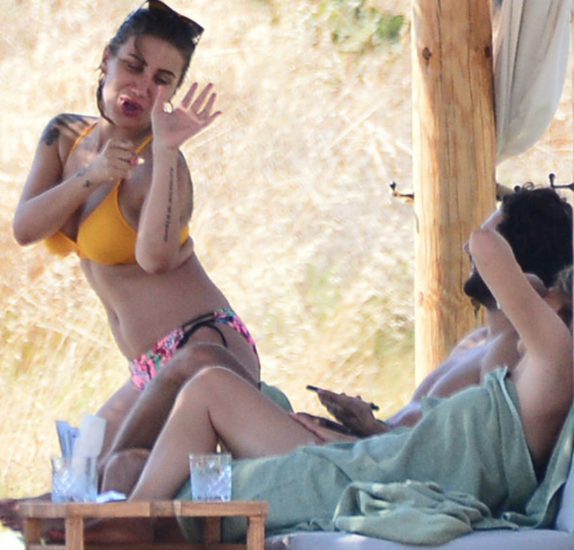 İrem Derici bikinili görüntülendi kilolu haline kendisi bile şaşırdı - Resim: 2