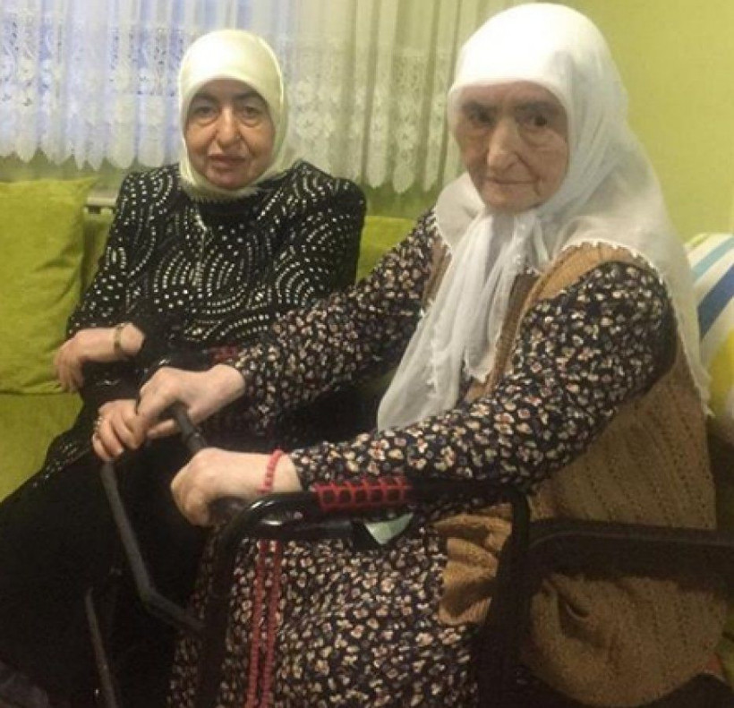 Binali Yıldırım’ın kayınvalidesi toprağa verildi cenazede maskeli önlem - Resim: 3