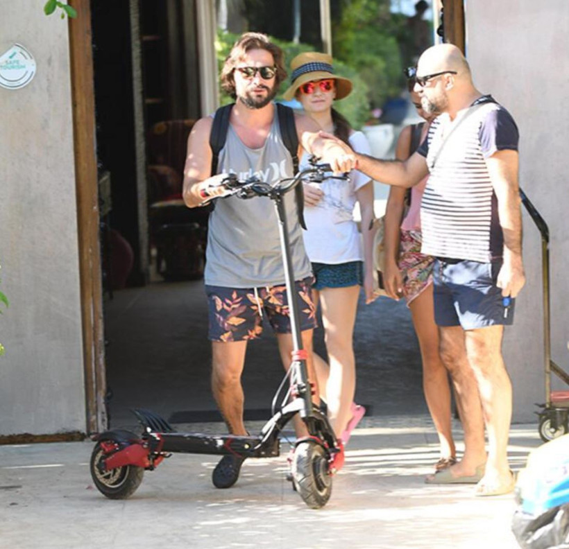 Avukat aşkıyla tatile çıktı! Bir Zamanlar Kıbrıs yıldızı Ahmet Kural'ın son halini gören tanıyamadı - Resim: 2