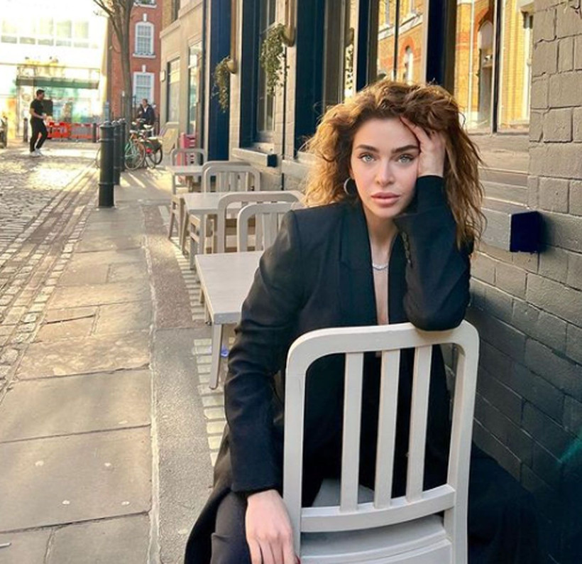 Öykü Çelik değişimi ile şok etti! Karın kasları sosyal medyada olay oldu - Resim: 4