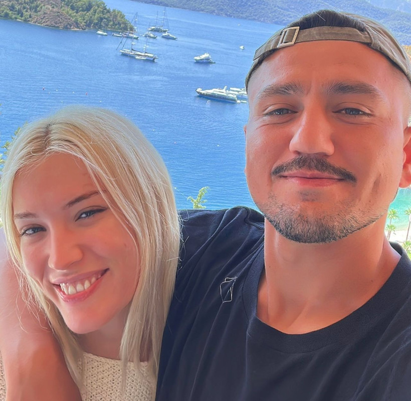 Evlilik yoluna girdiler! Cengiz Ünder'den sevgilisi Bilge Yenigül'e 8 milyonluk jest - Resim: 3