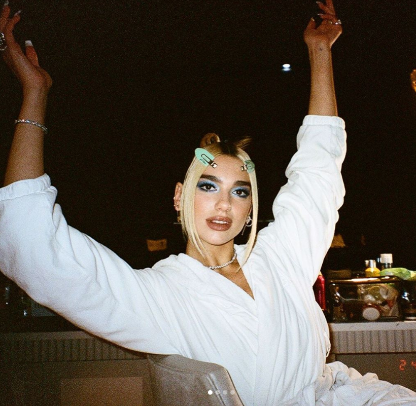 Dua Lipa karantinada nasıl zaman geçirilir dedi küvet pozu paylaştı! - Resim: 4