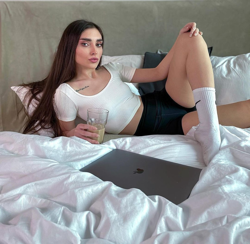 'Beni çıplak izlediler' deyip genç manken anlattı: Arama bahanesiyle odaya girip... - Resim: 1