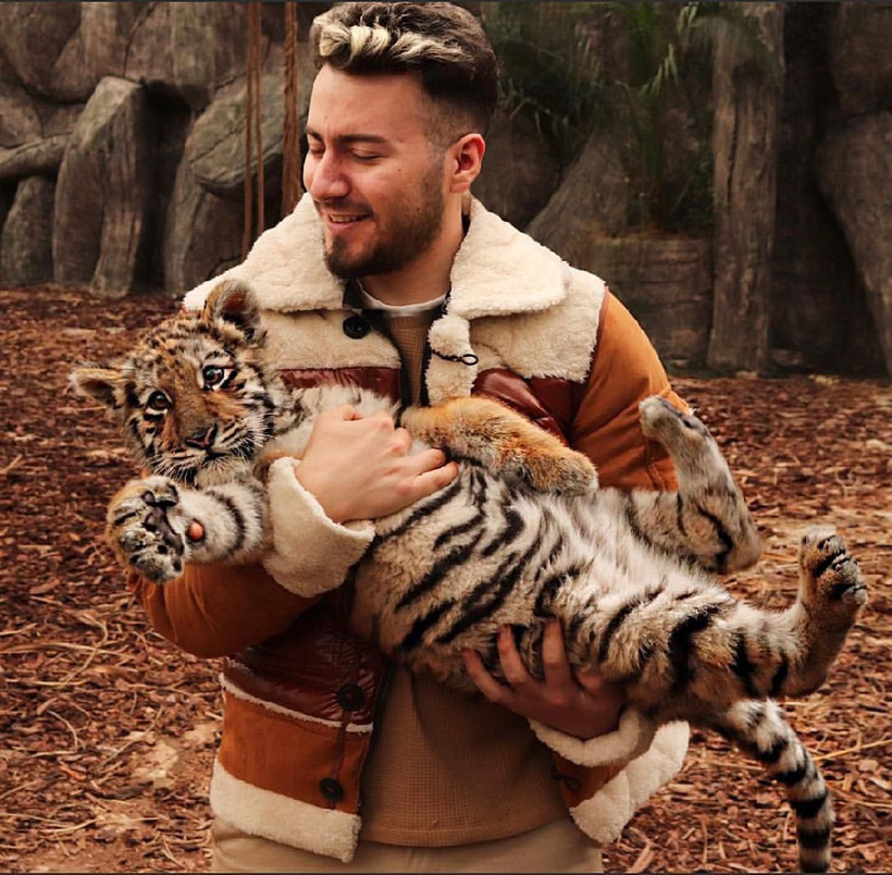 YouTuber Enes Batur koronavirüse yakalanıp evden kaçtı! Bakın ne açıklama yaptı - Resim: 4