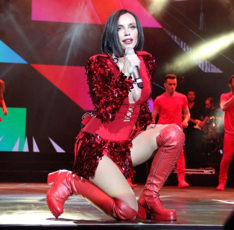 Şarkıcı Gülşen'e 'Sapıklığı İmam Hatip'te okumasından' cezası! 10 ay hapis cezası çıktı - Resim: 4