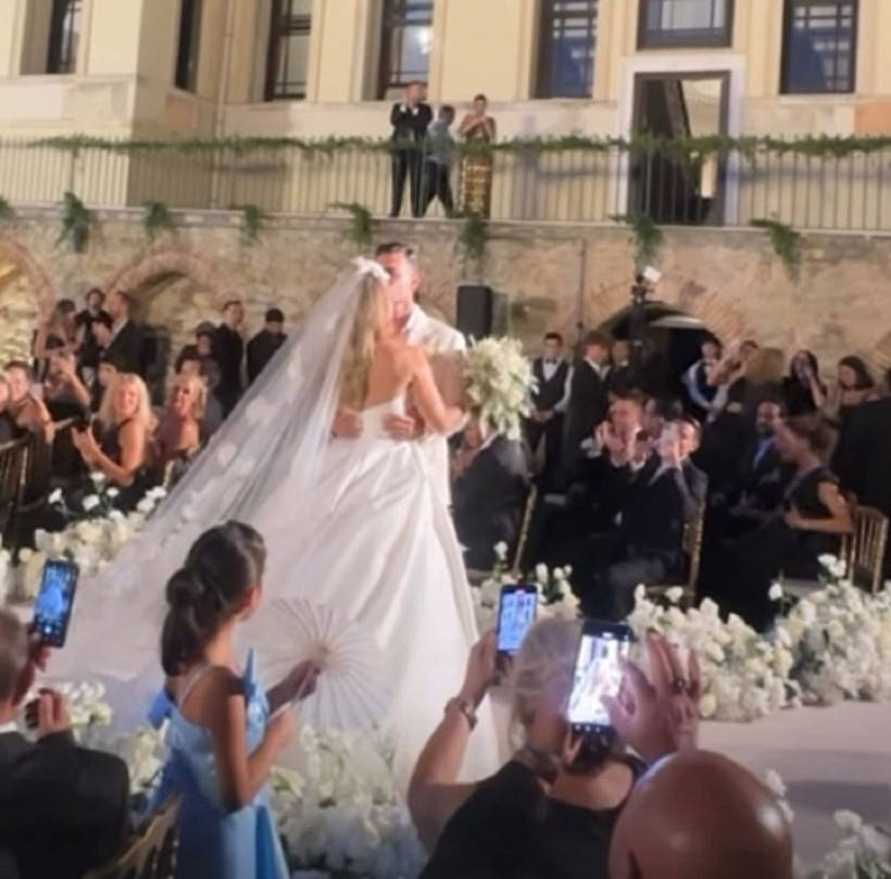 Esra Erol'un kardeşi Eda Erol, Ekrem Karaçayır ile evlendi! Damat düğünde ağlayınca... - Resim: 2