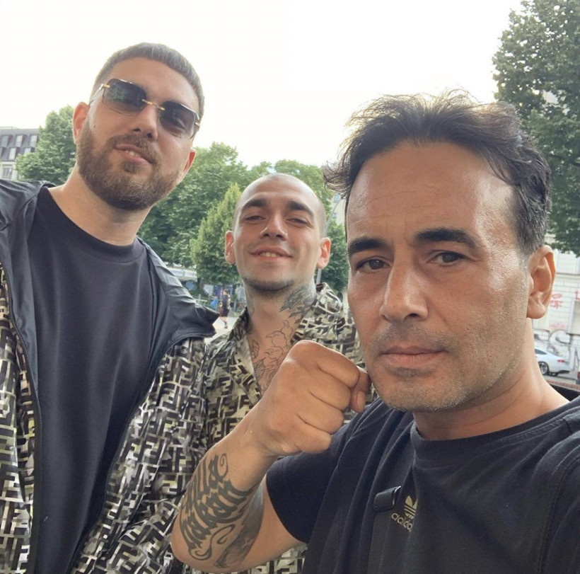 Killa Hakan gözlüğü ve bandanayı çıkardı! Gündeme bomba gibi düştü - Resim: 2