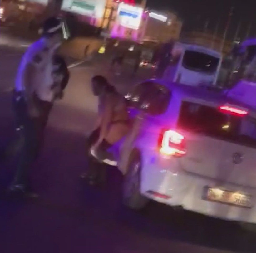 Güngören'de 3 kadın sokak ortasında soyundu hırsızlık yaptıkları iddia edilince... - Resim: 2