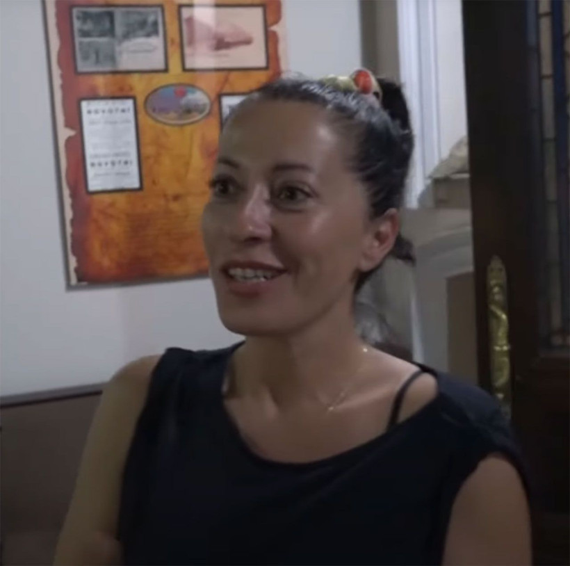 Usta oyuncu, genç sevgilisiyle kameralara yakalandı! - Resim: 2